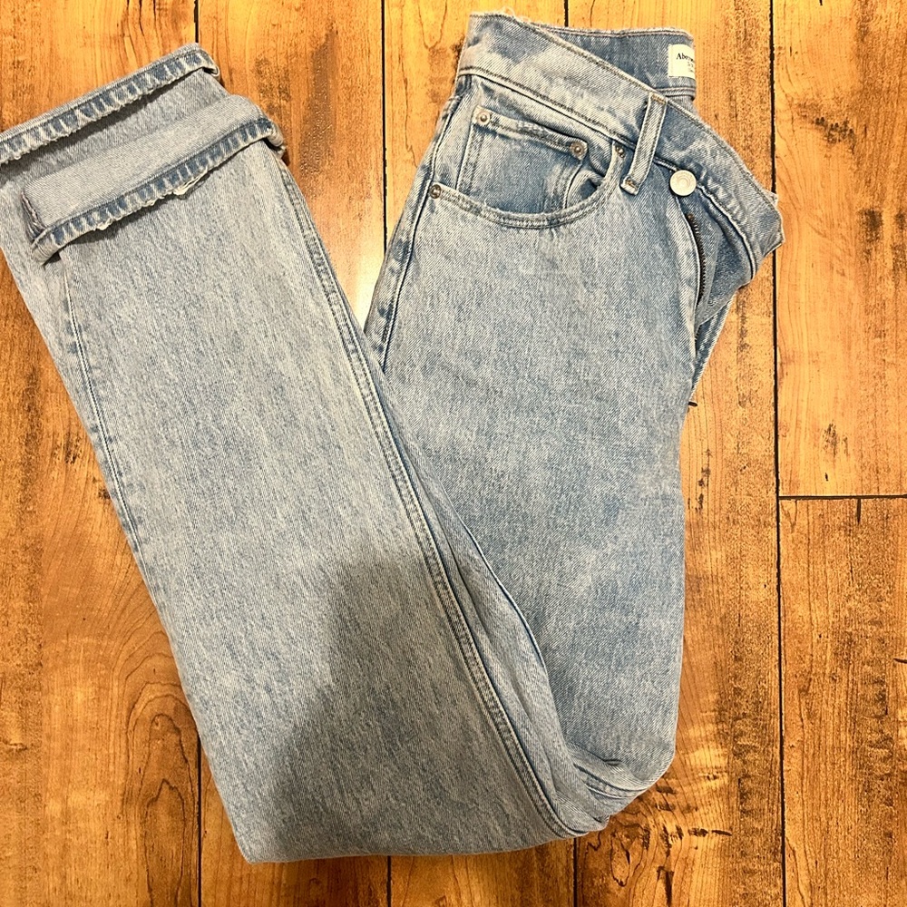 Abercrombie ultra high rise 90’s straight